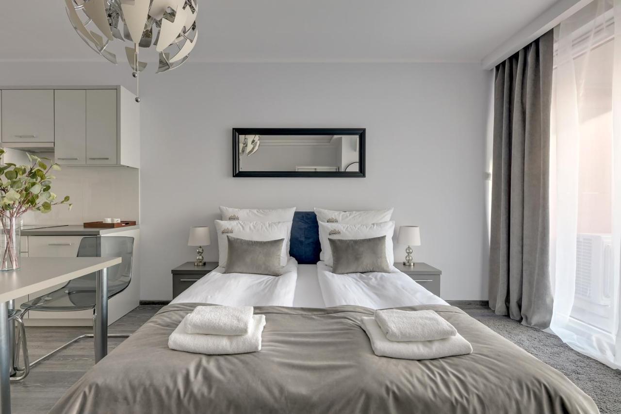 Downtown Apartments Sadova City Center & Parking Gdańsk Extérieur photo