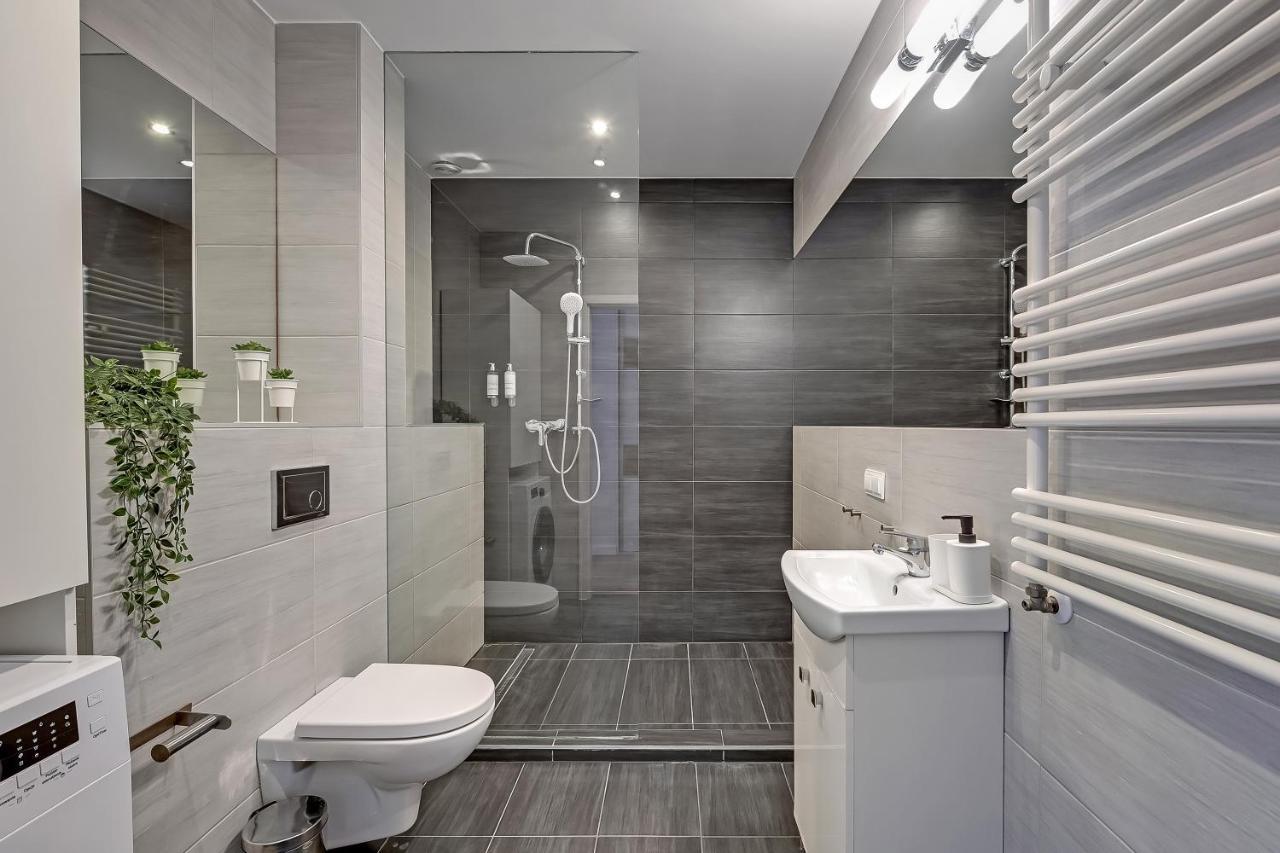 Downtown Apartments Sadova City Center & Parking Gdańsk Extérieur photo